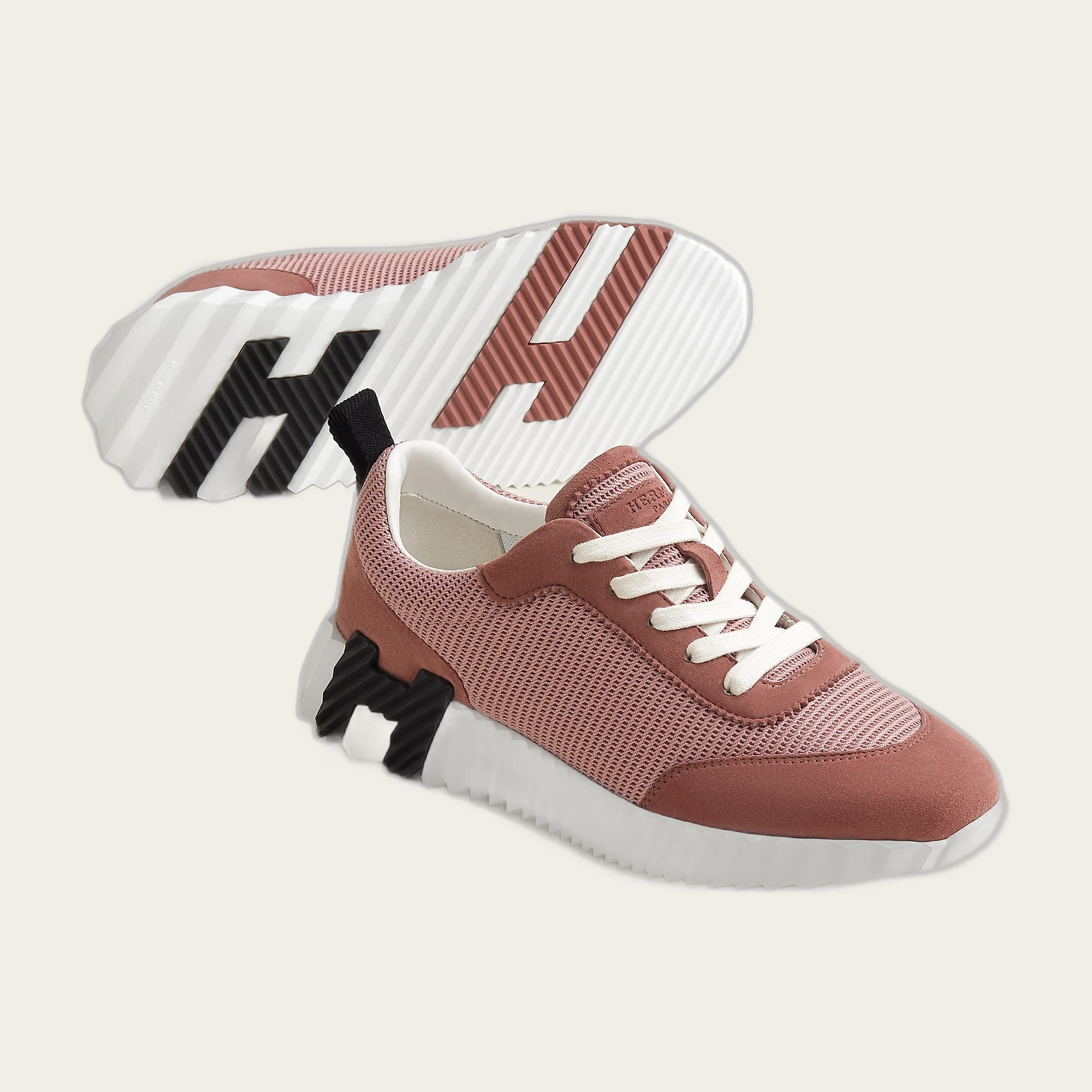 Sneaker Bouncing